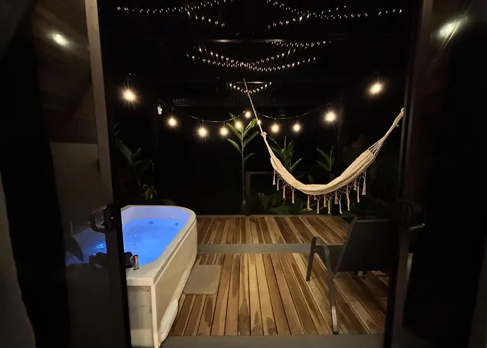 River Paradise Cabin With Private Jacuzzi